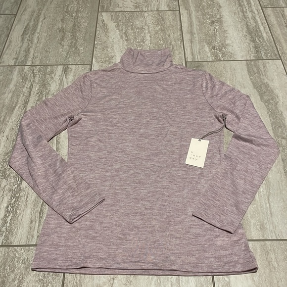 A new day Turtle Neck long sleeves tee shirt size Small - Picture 1 of 4